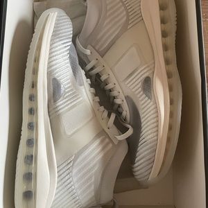 LeBron X JE ICON QS Mens size 9 brand new sneakers